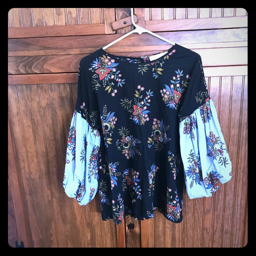 Amazing Loft puff sleeve blouse